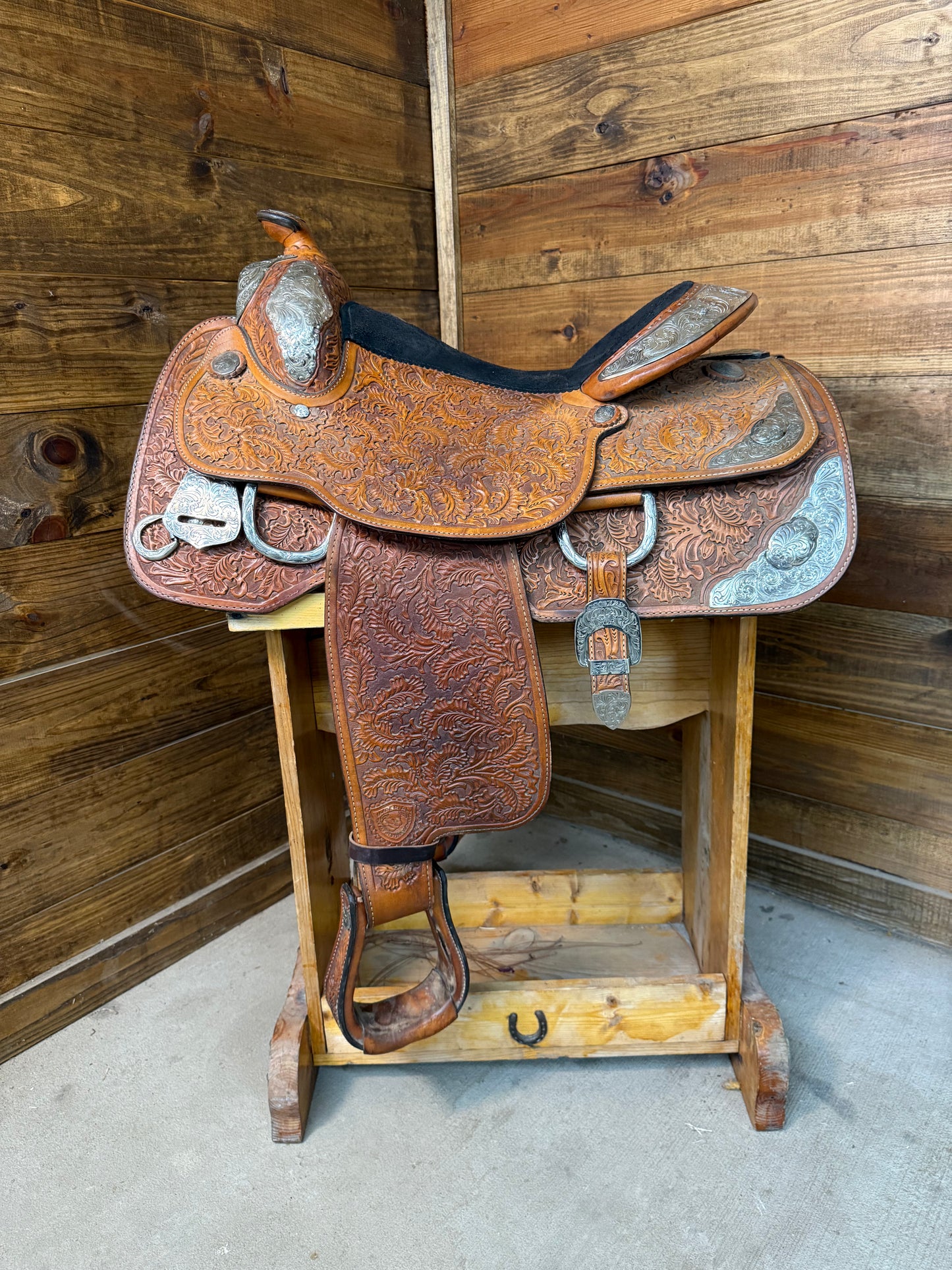 Imperial Western Show Saddle- 15"