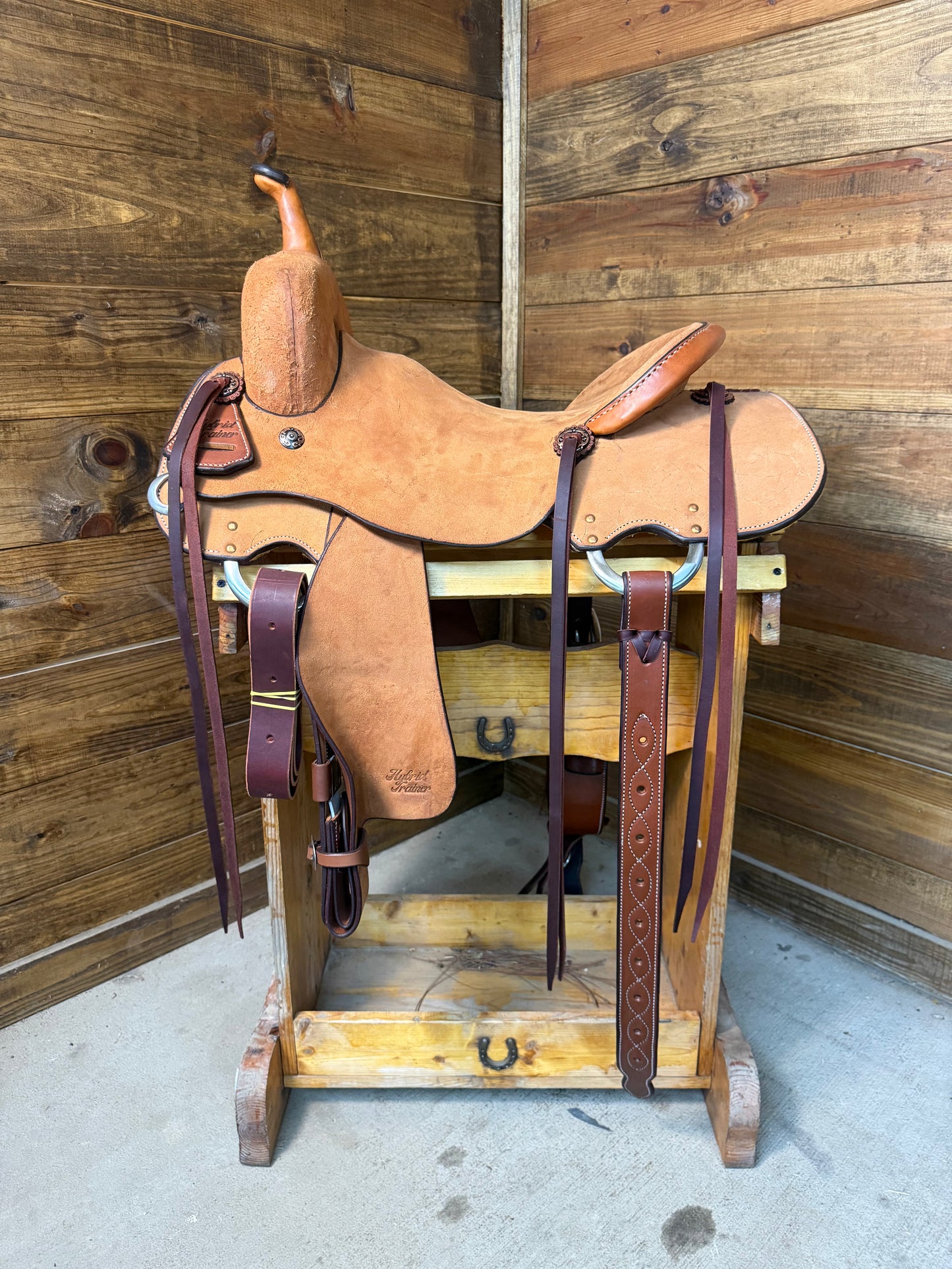 Hybrid Trainer- 16"