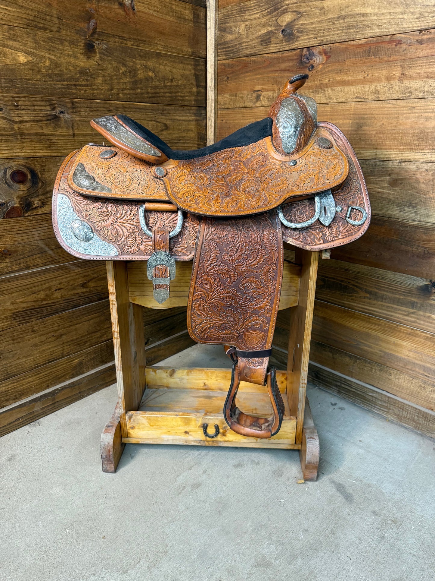 Imperial Western Show Saddle- 15"