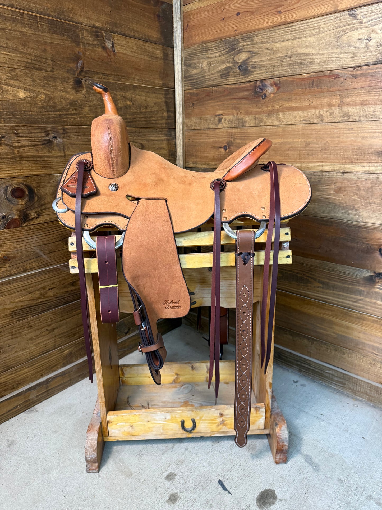 Hybrid Trainer- 15.5"