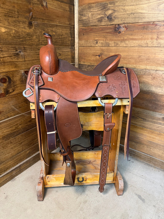 Slaton Spinal Relief Cowhorse- 15.5"