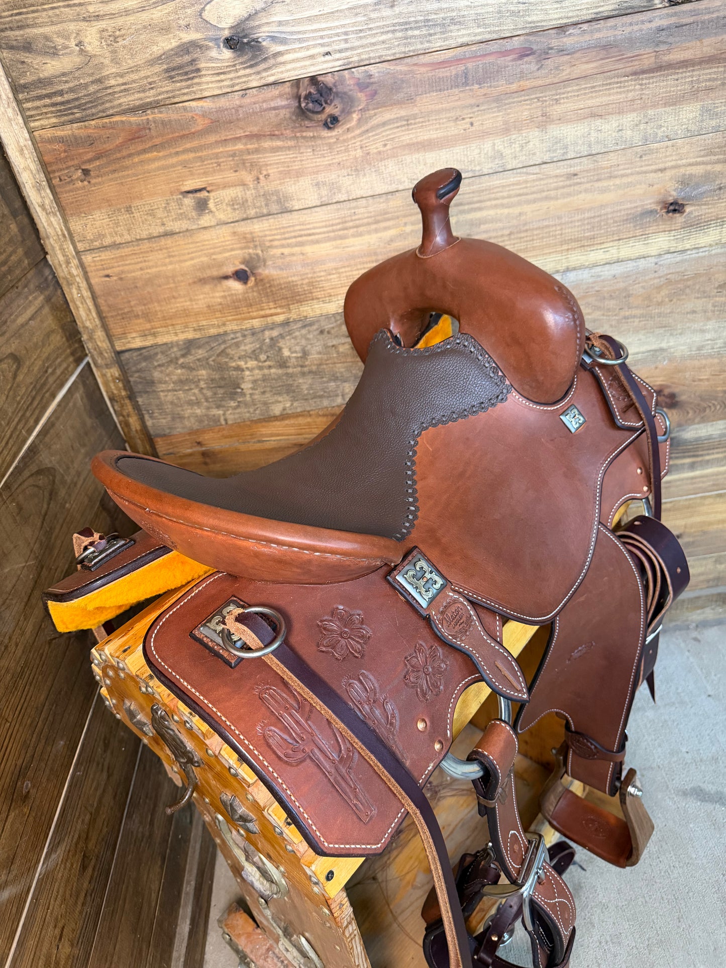 Slaton Spinal Relief Cowhorse- 15.5"
