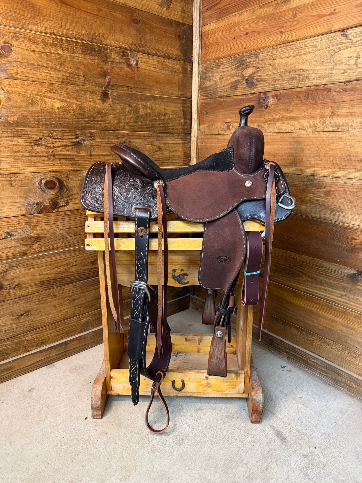 Slaton Lightweight Cowhorse- 16"