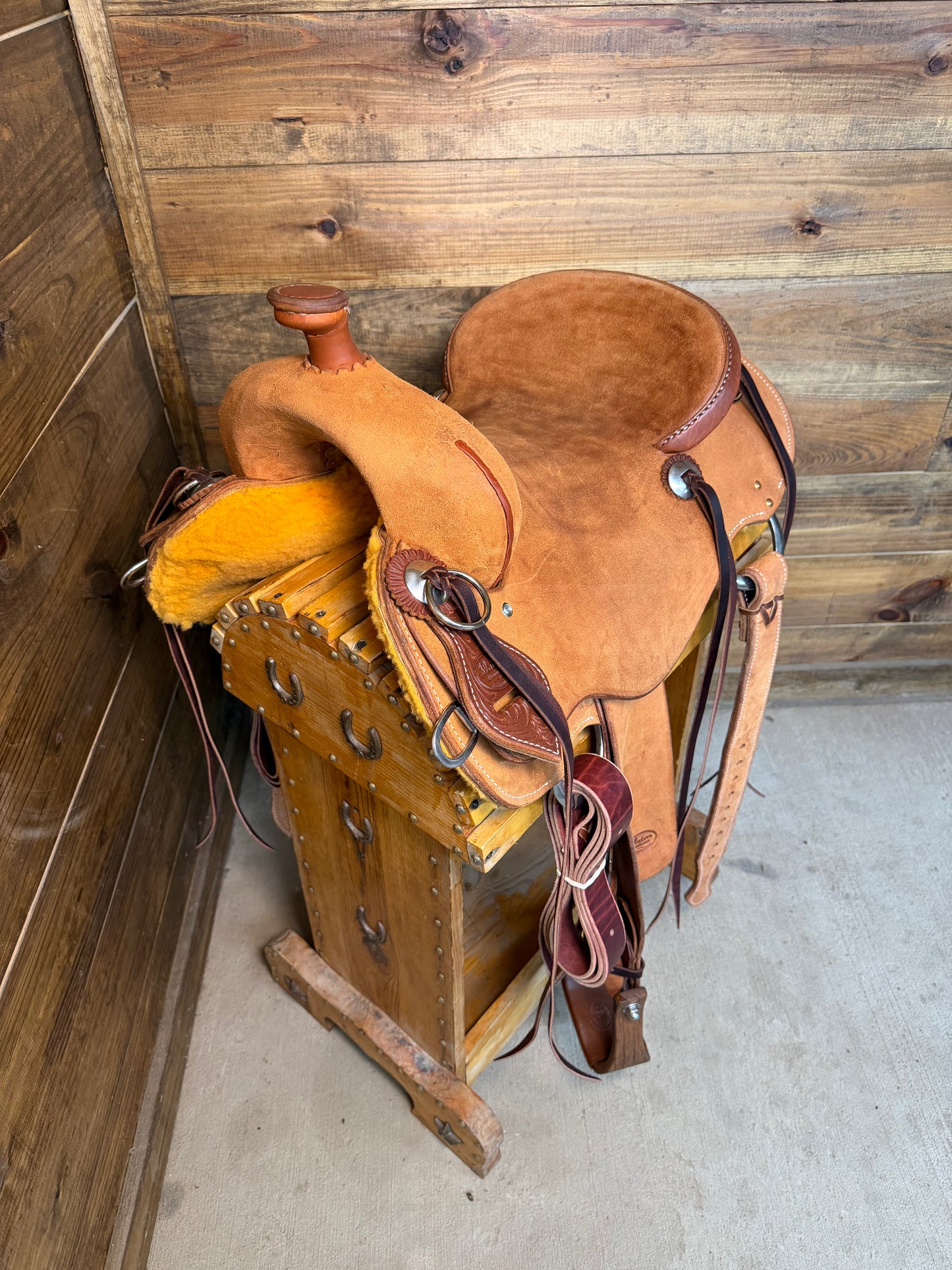 Slaton Lightweight Cowhorse-15"